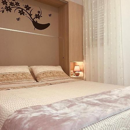 פולינאנו א מארה Pietra Di Luna Relaxing Private Terrace מראה חיצוני תמונה