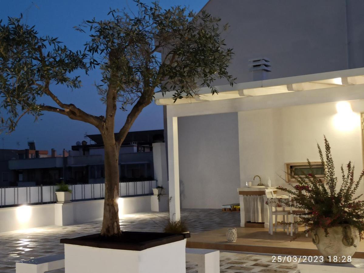 פולינאנו א מארה Pietra Di Luna Relaxing Private Terrace מראה חיצוני תמונה