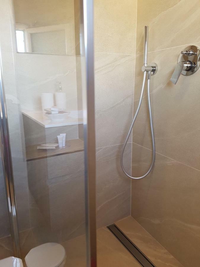 פולינאנו א מארה Pietra Di Luna Relaxing Private Terrace מראה חיצוני תמונה