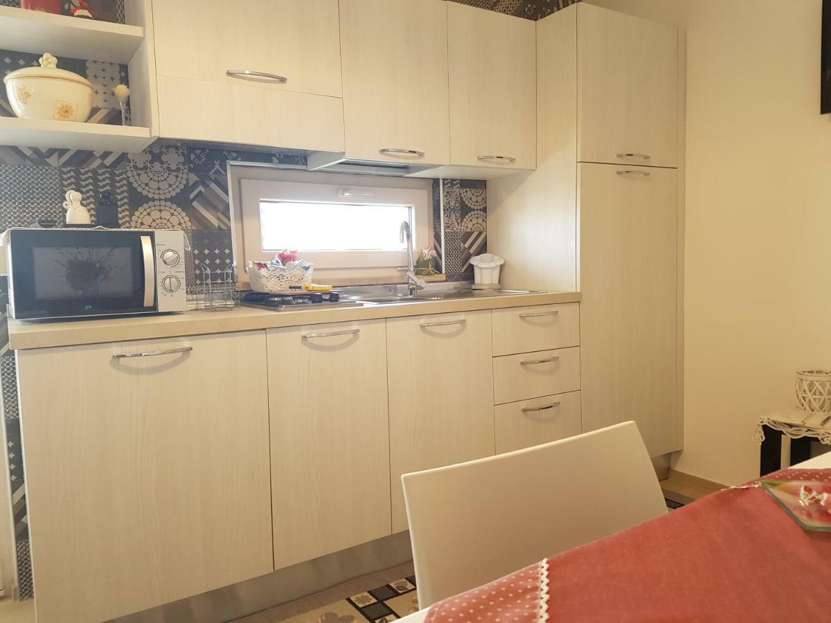 פולינאנו א מארה Pietra Di Luna Relaxing Private Terrace מראה חיצוני תמונה
