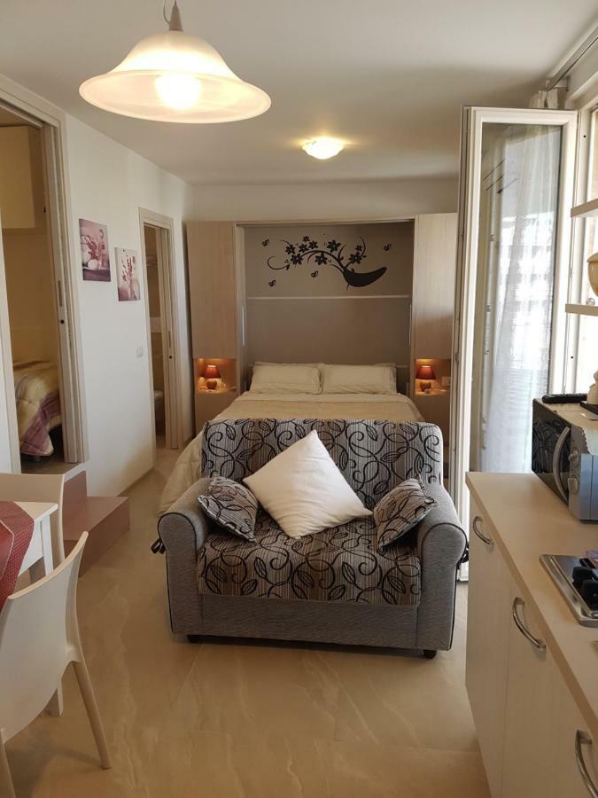 פולינאנו א מארה Pietra Di Luna Relaxing Private Terrace מראה חיצוני תמונה