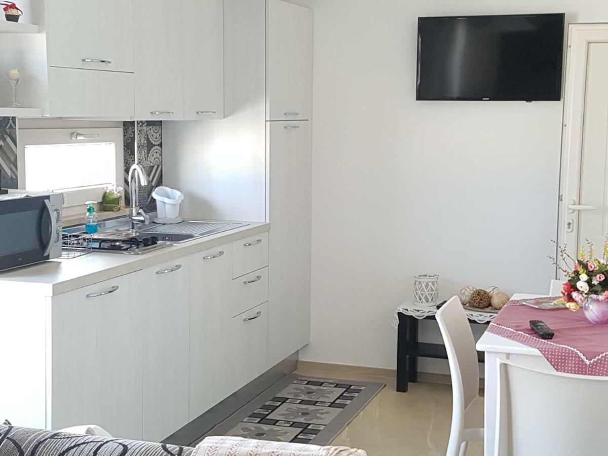 פולינאנו א מארה Pietra Di Luna Relaxing Private Terrace מראה חיצוני תמונה